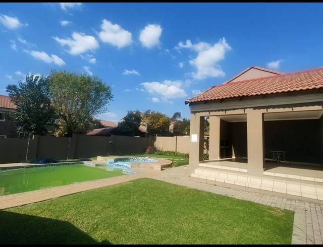 2 BEDROOM APARTMENT FOR SALE IN HALFWAY GARDENS